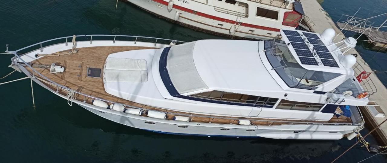 ホテル Riti Yacht Kalkara エクステリア 写真