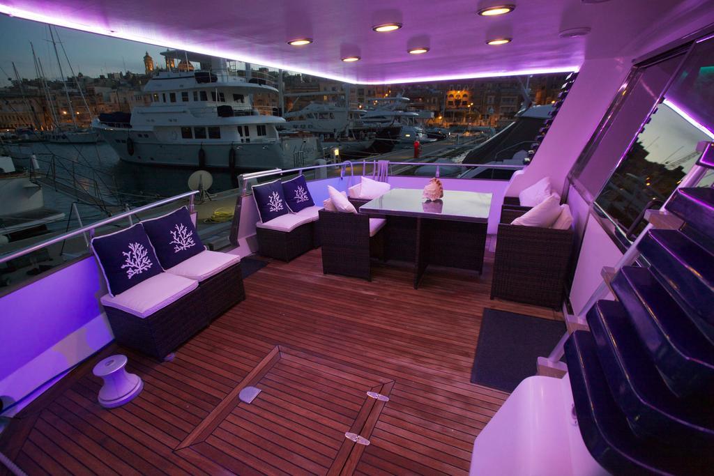 ホテル Riti Yacht Kalkara エクステリア 写真
