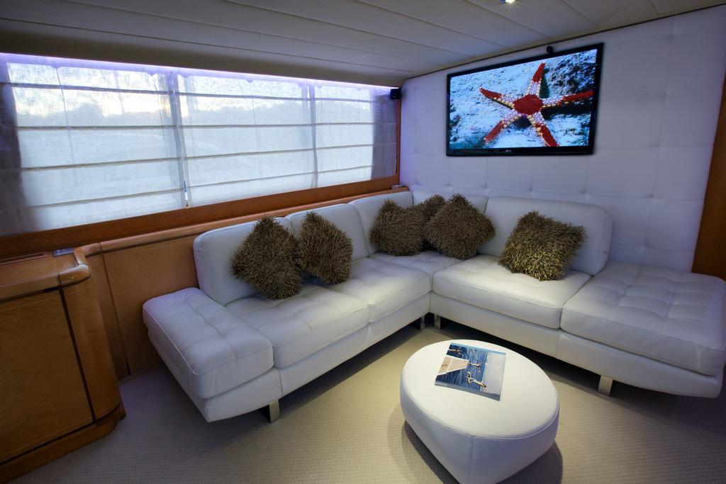 ホテル Riti Yacht Kalkara エクステリア 写真