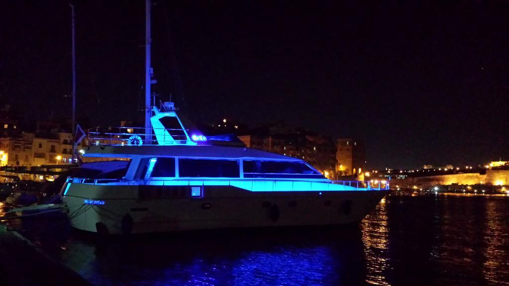 ホテル Riti Yacht Kalkara エクステリア 写真