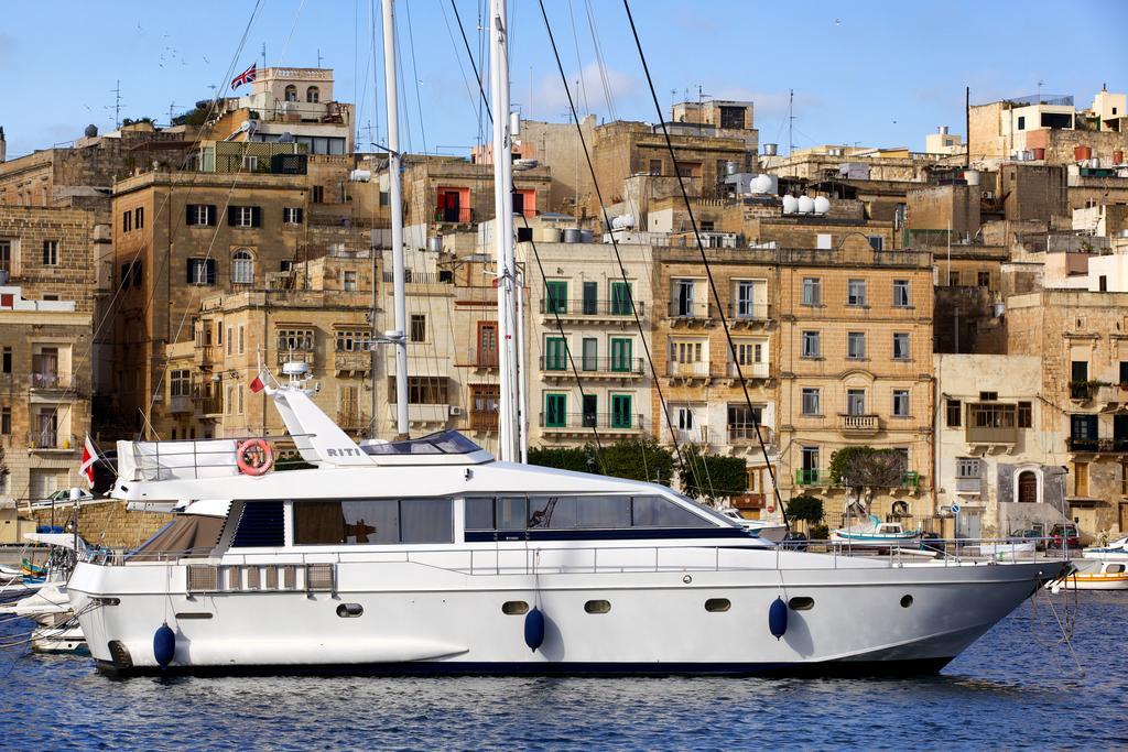 ホテル Riti Yacht Kalkara エクステリア 写真