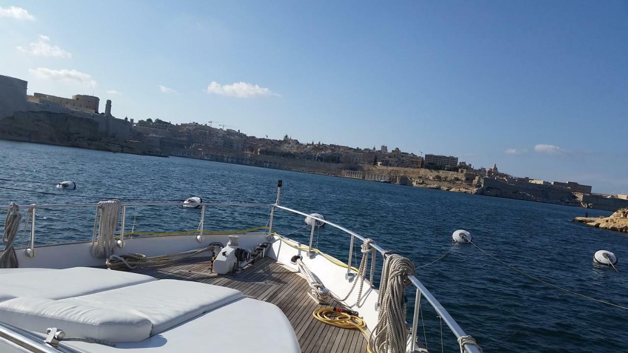 ホテル Riti Yacht Kalkara エクステリア 写真