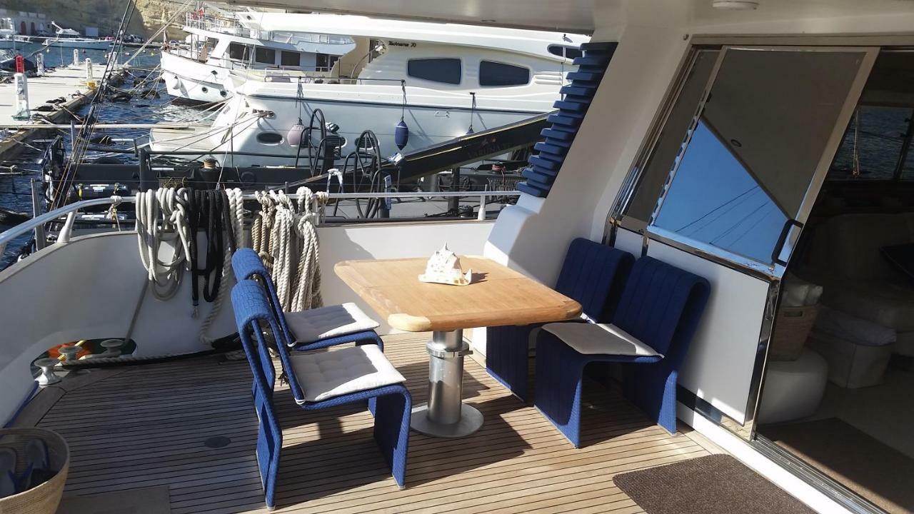 ホテル Riti Yacht Kalkara エクステリア 写真