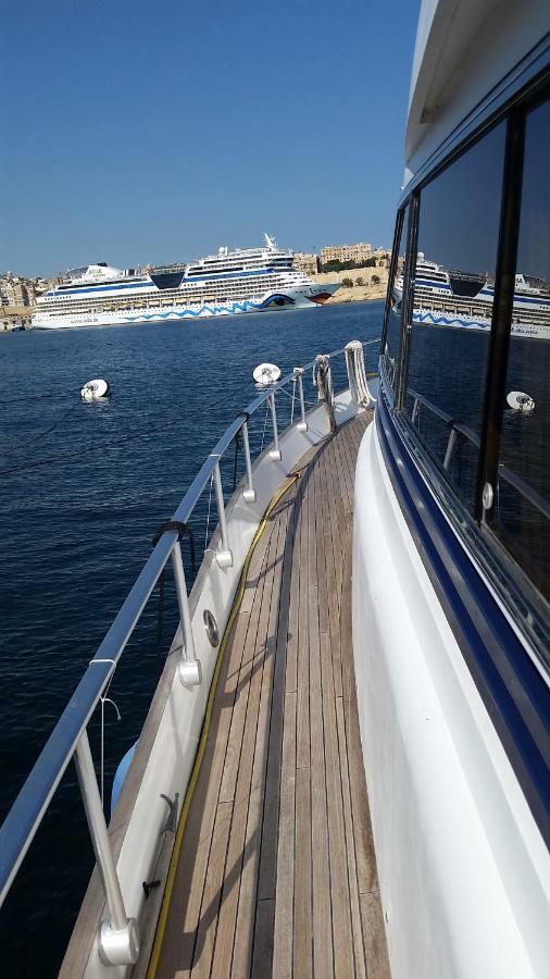 ホテル Riti Yacht Kalkara エクステリア 写真