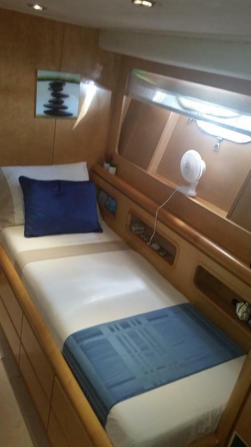 ホテル Riti Yacht Kalkara エクステリア 写真