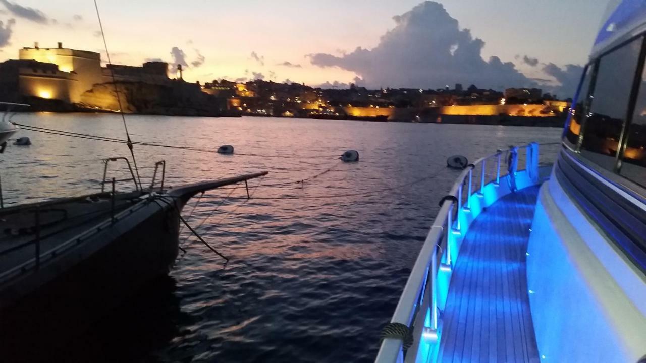 ホテル Riti Yacht Kalkara エクステリア 写真