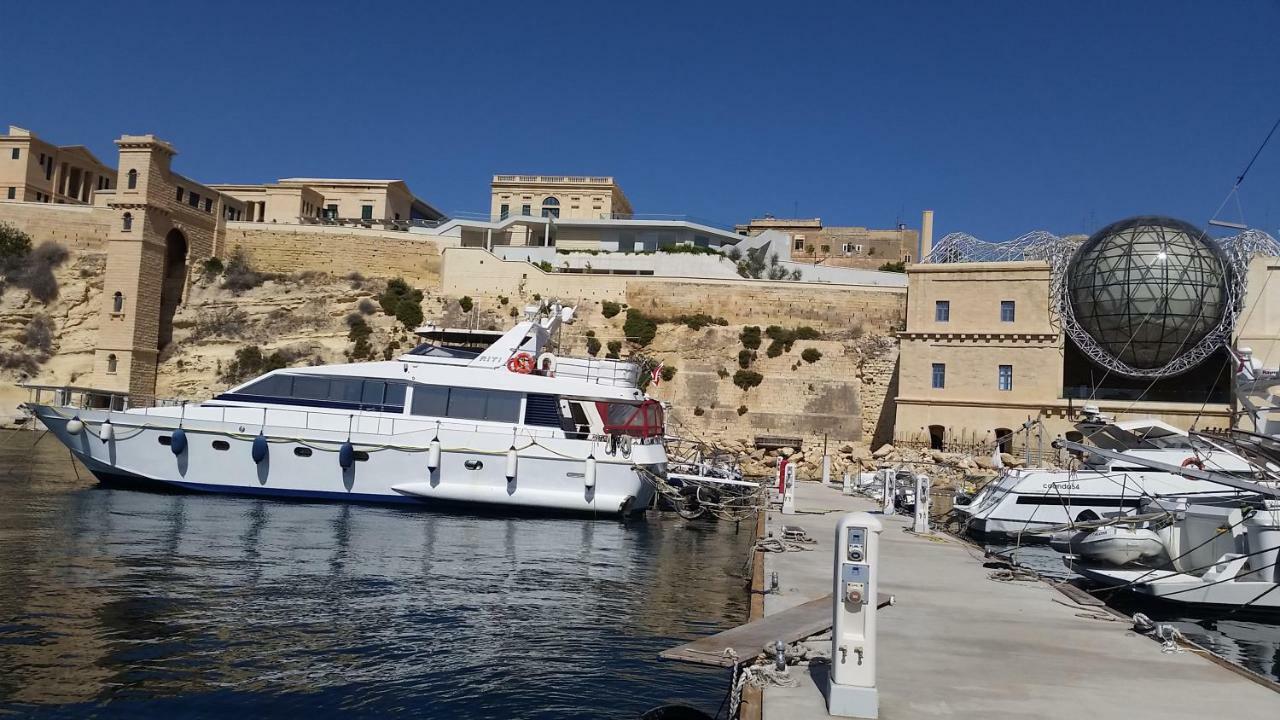 ホテル Riti Yacht Kalkara エクステリア 写真