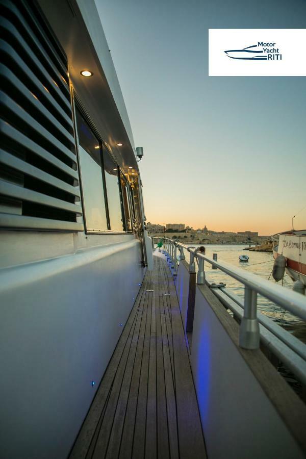 ホテル Riti Yacht Kalkara エクステリア 写真
