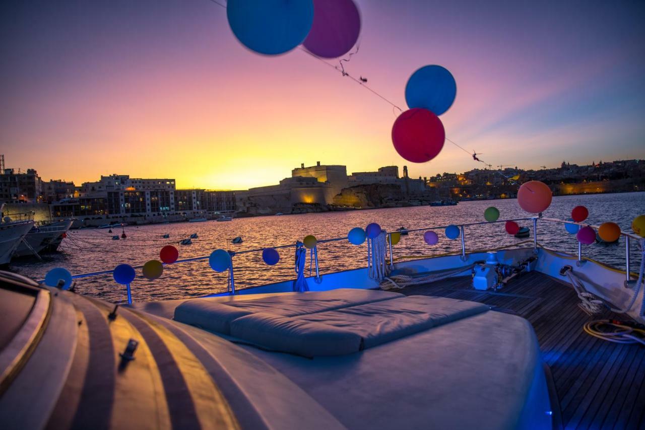 ホテル Riti Yacht Kalkara エクステリア 写真